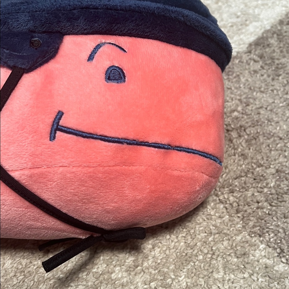 Vineyard Vines stuffed plush whale, hockey NWOT! - Picture 5 of 5